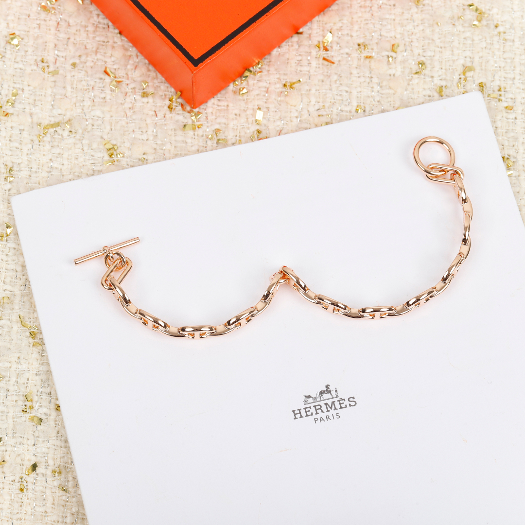 “Chaînd `ancre: Motor-inspired Jewelry Collection with Anchored Design” - 图片 5