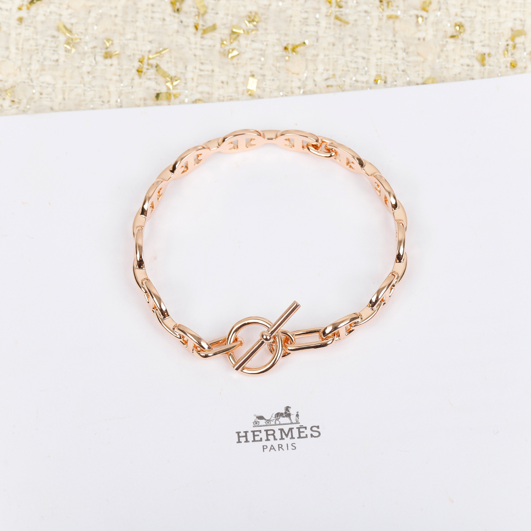 “Chaînd `ancre: Motor-inspired Jewelry Collection with Anchored Design” - 图片 3