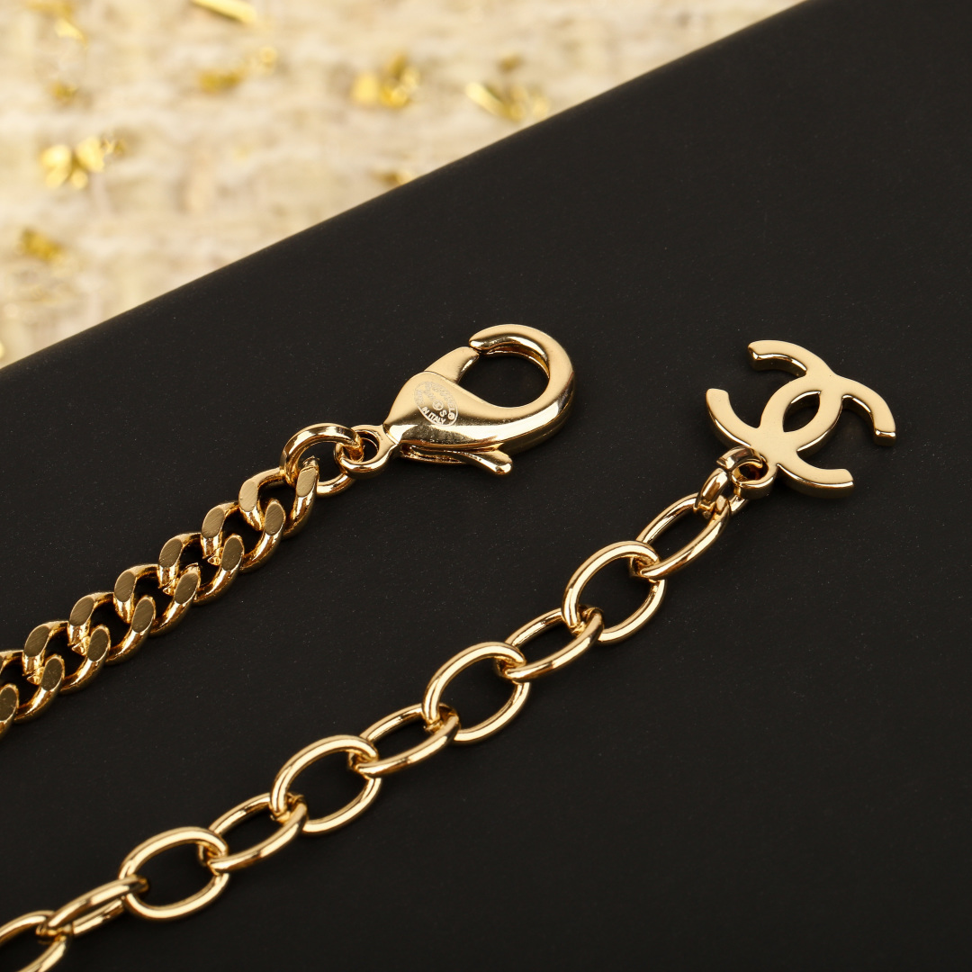 【我们出品】zp🆕7100,!
【香珐琅滴油爱心珍珠项链】真心太太太绝美啦❗️💥炸裂来袭!24春夏最新