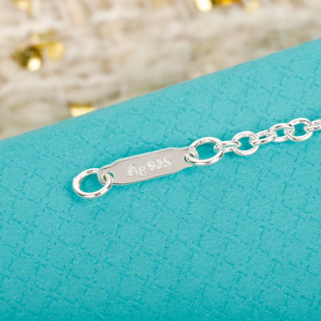【我们出品】zp🆕3450 ，

25年情人节限定爱心滴油珐琅手链 Double Heart Tag 系