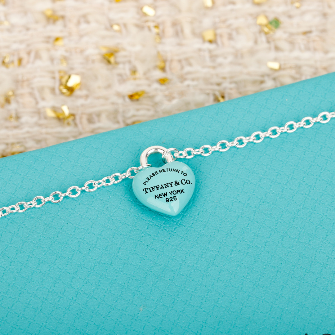 【我们出品】zp🆕3450 ，

25年情人节限定爱心滴油珐琅手链 Double Heart Tag 系