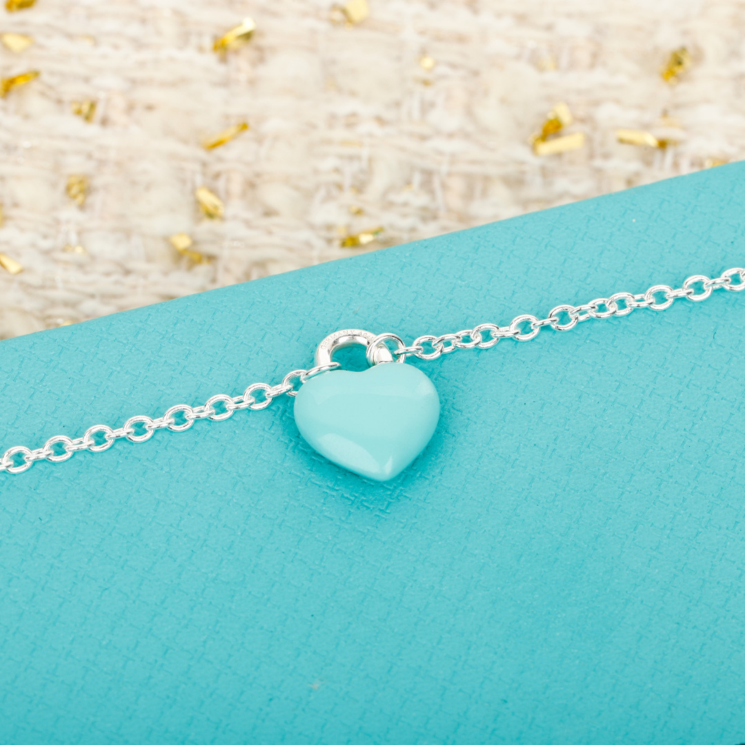 【我们出品】zp🆕3450 ，

25年情人节限定爱心滴油珐琅手链 Double Heart Tag 系