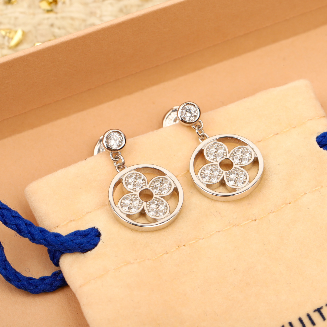 【我们出品】Idylle Blossom 耳环，现货❗️❗️

Idylle Blossom 耳环聚焦 