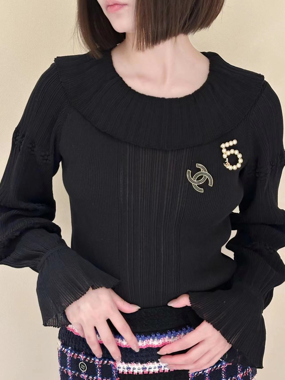 专柜🆕 5000!【香 24s黑色珐琅胸针】24春夏最新款❗️绝美系列!全网首发!老规矩先买先得🔥闭眼冲