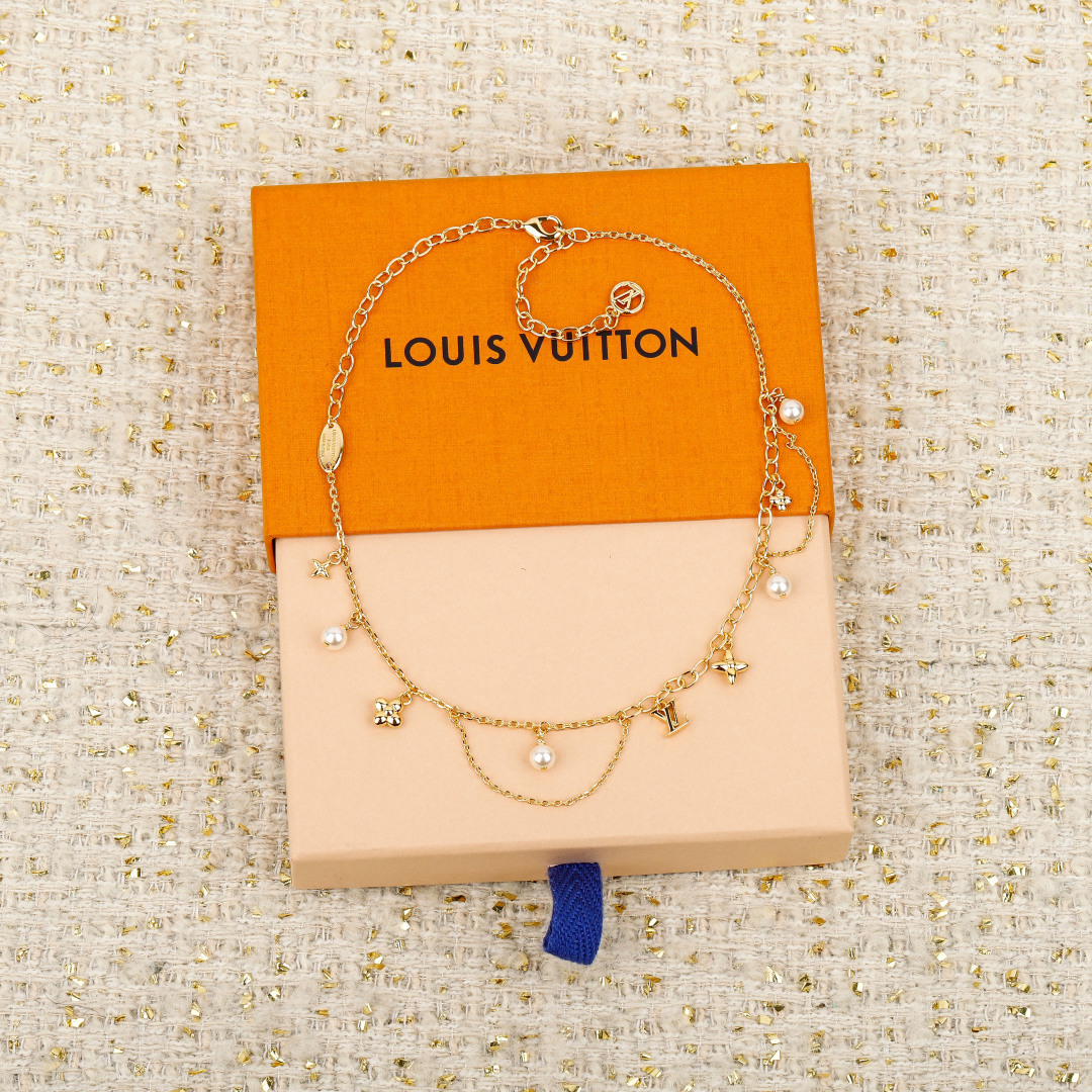 专柜🆕 3900!❗️【L绿 流苏项链】超级美😍😍太仙了吧!一眼心动💗Blooming系列很是推荐👍🏻👍
