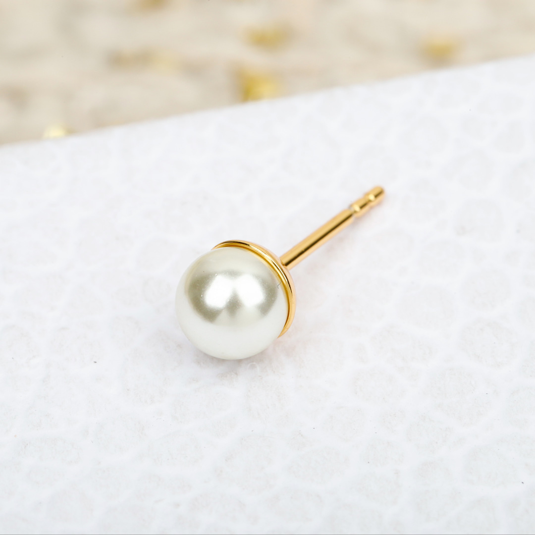 ¥ 110【我们出品】预售20号左右出货，ZP 5220！量大咨询客Fu❗️

【D!or五角星CD珍珠耳钉】26年早春Cruise最新款！😍😍精致又貌美，怎么搭配怎么好看❗️五角星⭐️树脂+施华洛钻，不是那种全白的，而是白色发浓发青的色珠，认准我们出品一致致ZP！上身百搭又不失独特气质，日常通勤首选，强烈推荐❗️❗️