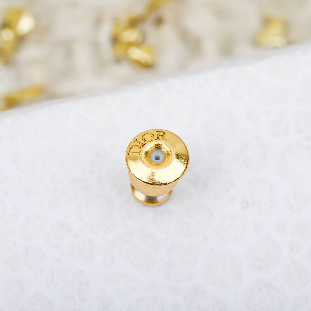 ¥ 110【我们出品】预售20号左右出货，ZP 4720！量大咨询客Fu❗️

【D!or五角星CD耳钉】26年早春Cruise最新款！😍😍精致又貌美，怎么搭配怎么好看❗️五角星⭐️树脂+施华洛钻，认准我们出品一致致ZP！上身百搭又不失独特气质，日常通勤首选，强烈推荐❗️❗️