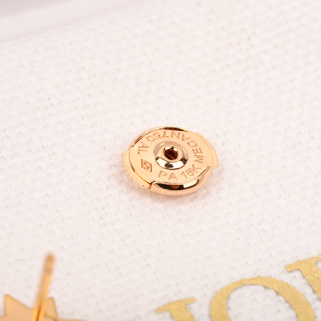 【】林允同款，八芒星耳钉，可订做真金真钻，只做对版官网真金货，Pk市面各种金货❗️量大咨询客FuÉtoi