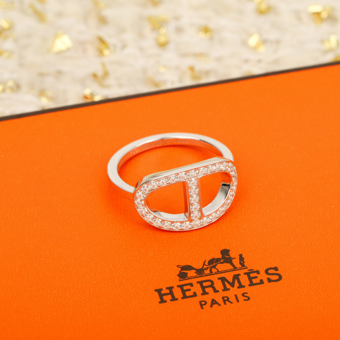 【】 猪鼻子戒指，可订做真金真钻，只做对版官网真金货，Pk市面各种金货❗️量大咨询客FuChaine d