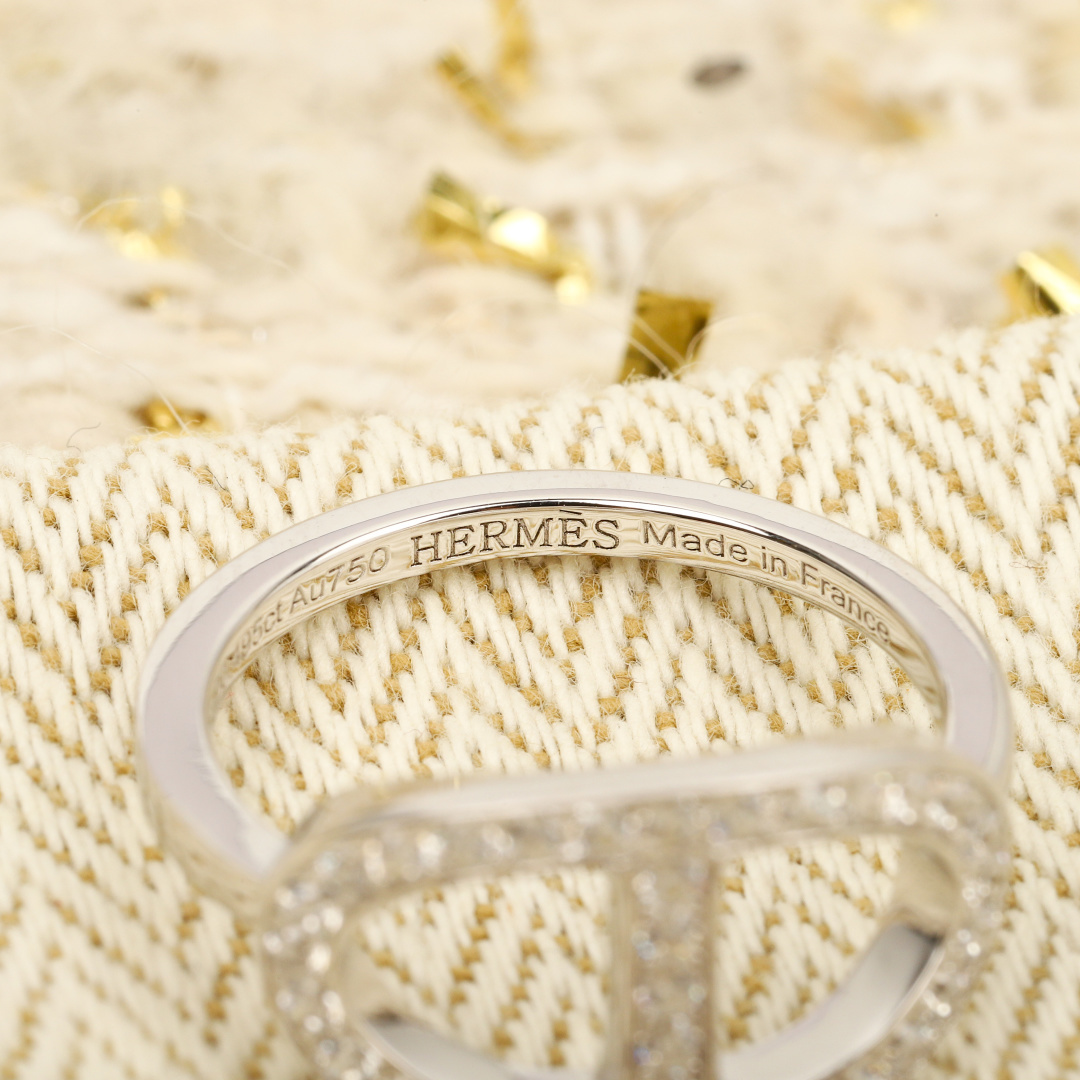 【】 猪鼻子戒指，可订做真金真钻，只做对版官网真金货，Pk市面各种金货❗️量大咨询客FuChaine d