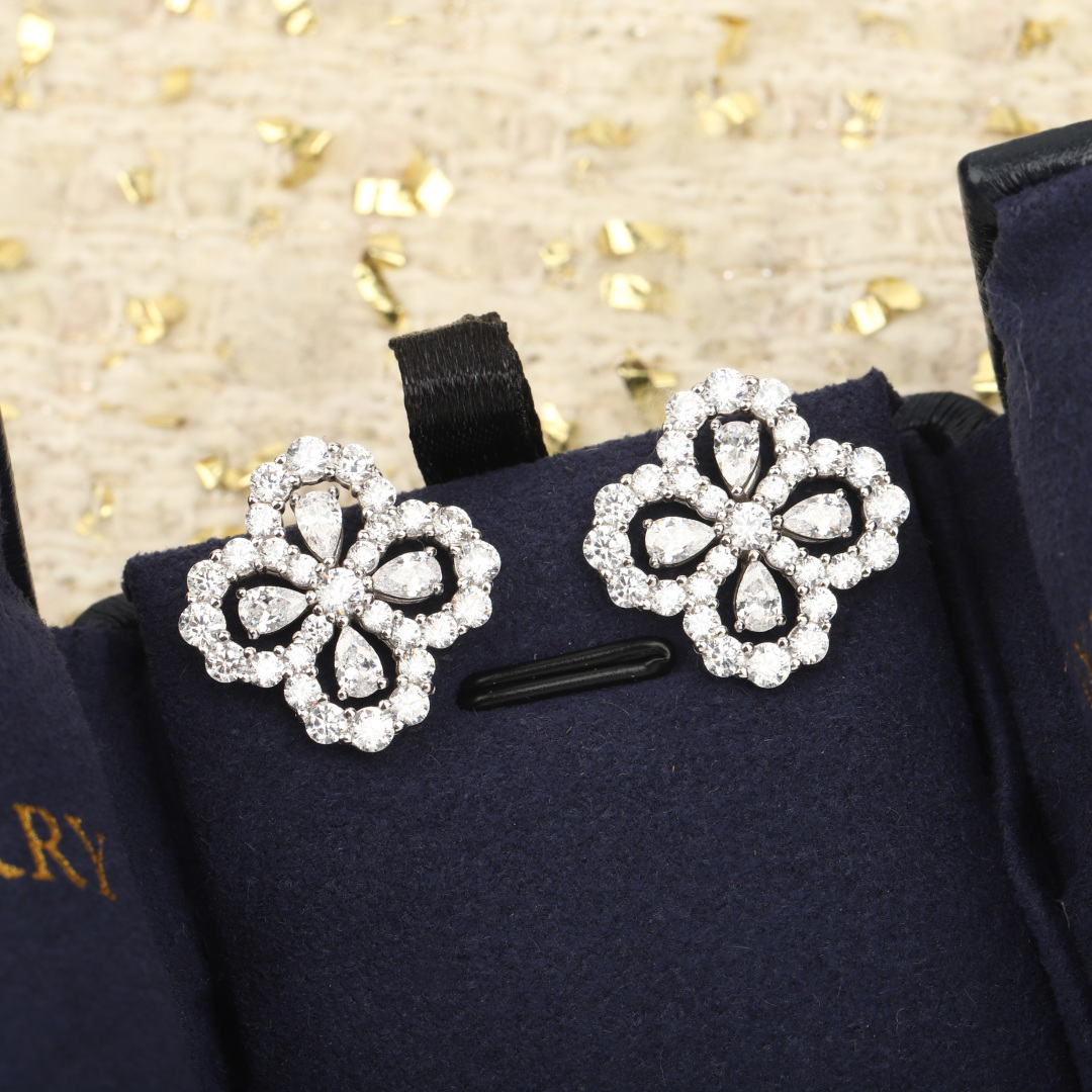 【】looP耳钉，可订做18K真金真钻版，只做对版真金货，价询客FuHW家的Diamond LooP花园