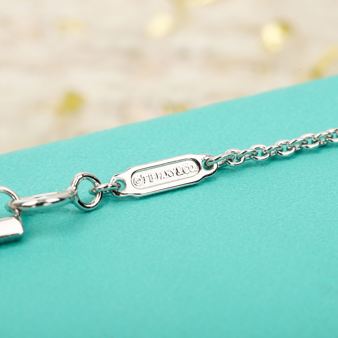 【】【纯银精工灭世版】粗版微笑带钻项链，可订制真金版本，只做对版货❗Tiffany T 系列象征着爱的无