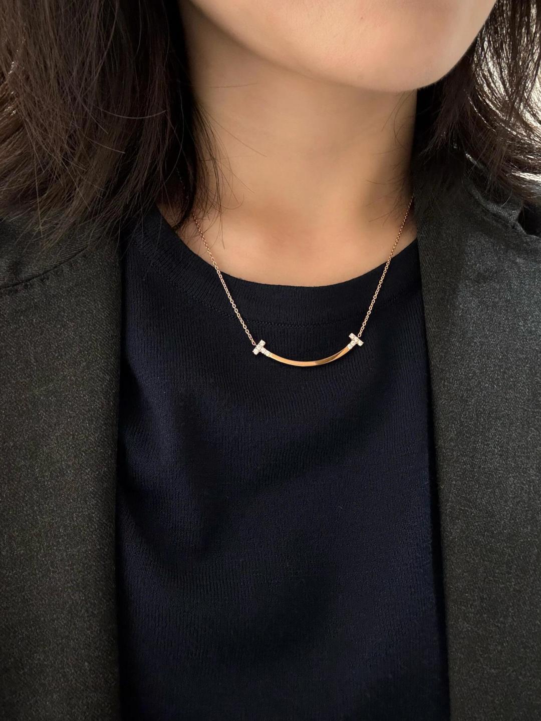 【】【纯银精工灭世版】粗版微笑带钻项链，可订制真金版本，只做对版货❗Tiffany T 系列象征着爱的无