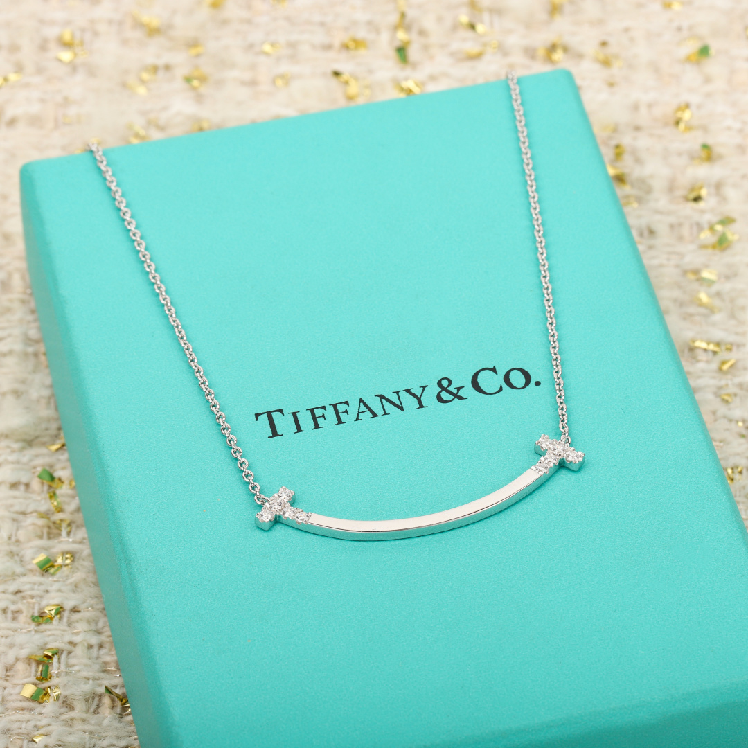 【】【纯银精工灭世版】粗版微笑带钻项链，可订制真金版本，只做对版货❗Tiffany T 系列象征着爱的无