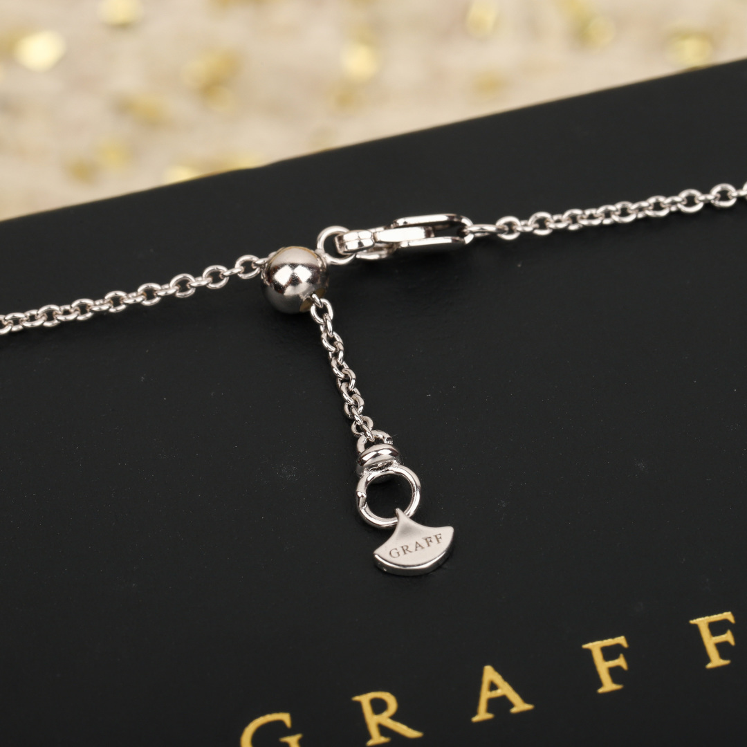 【】蝴蝶项链，可订做18K真金真钻版，只做对版真金货，价询客Fu经典蝴蝶戒指以梨形和马眼形美钻勾勒出格拉