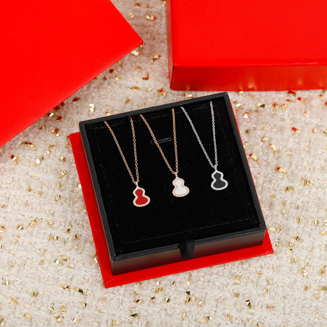 【】葫芦小号项链，可订做真金真钻版，量大咨询客FuQeeli@麒麟葫芦珠宝采用 中国元素与现代设计融合，