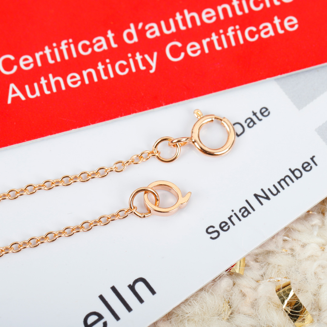 【】葫芦小号项链，可订做真金真钻版，量大咨询客FuQeeli@麒麟葫芦珠宝采用 中国元素与现代设计融合，