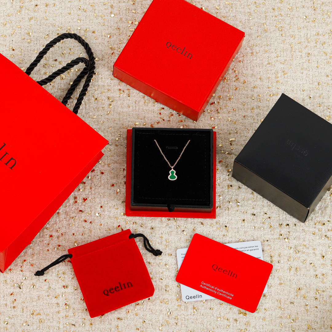 【】葫芦小号项链，可订做真金真钻版，量大咨询客FuQeeli@麒麟葫芦珠宝采用 中国元素与现代设计融合，