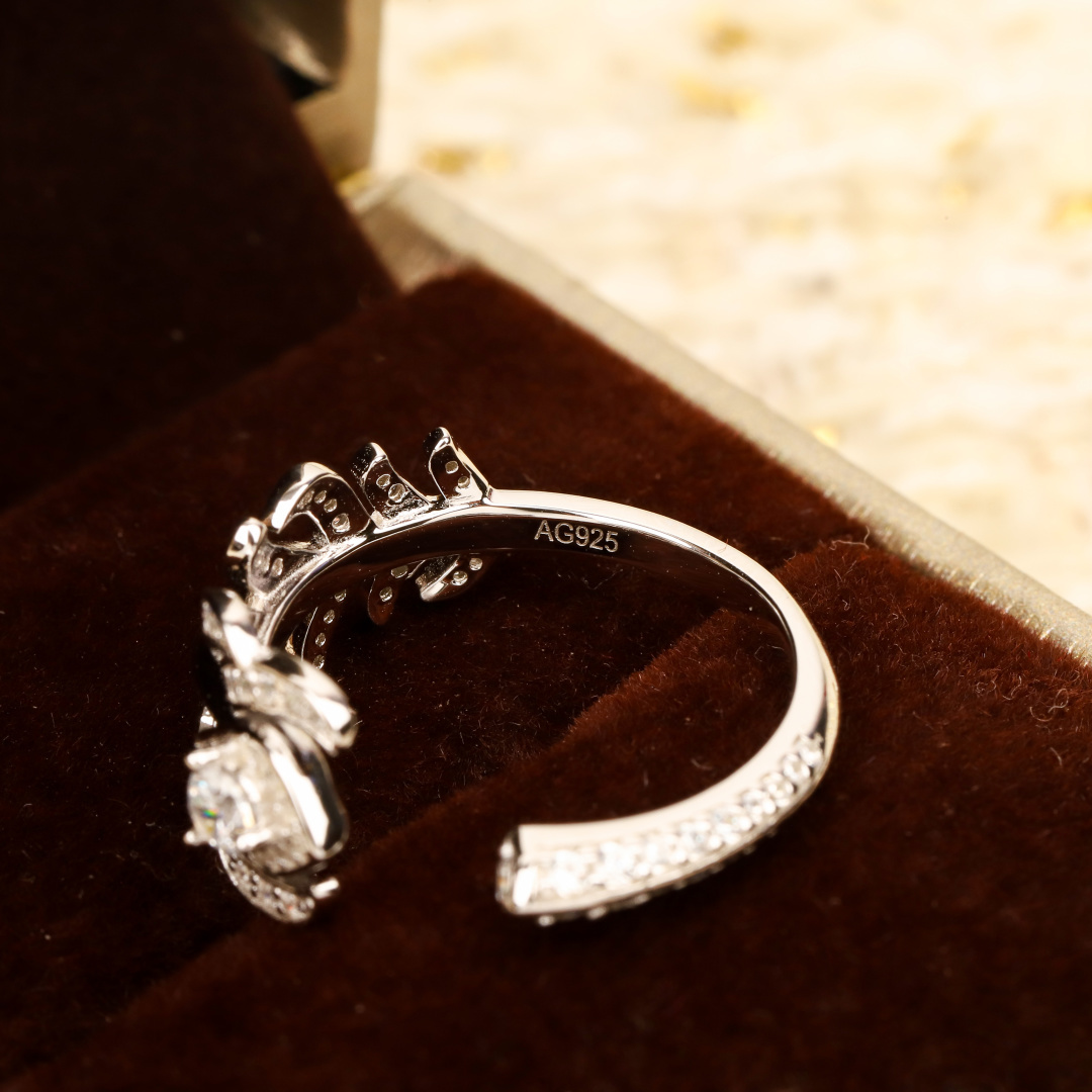 【】量大咨询客Fu❗【富婆系列-羽毛戒指】通体925纯银，6-7-8码数，18K真金电镀层，改了好几个版