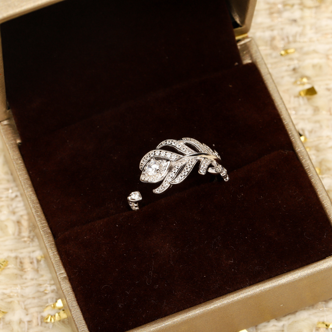 【】量大咨询客Fu❗【富婆系列-羽毛戒指】通体925纯银，6-7-8码数，18K真金电镀层，改了好几个版