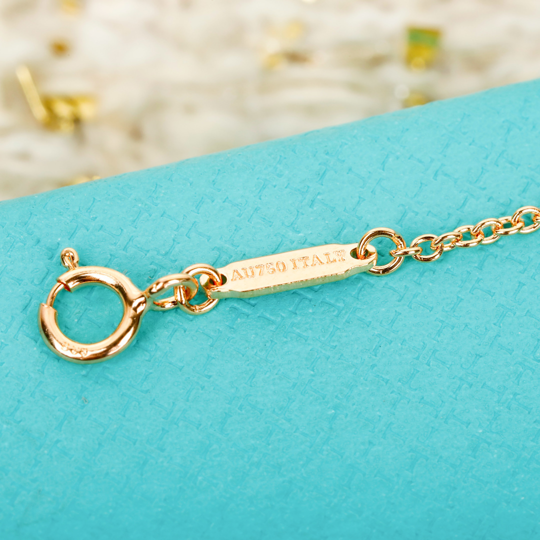 【】Knot项链，可订做真金真钻，Pk市面各种金货❗️量大咨询客Fu【Knot项链】很精致，也不会过细。