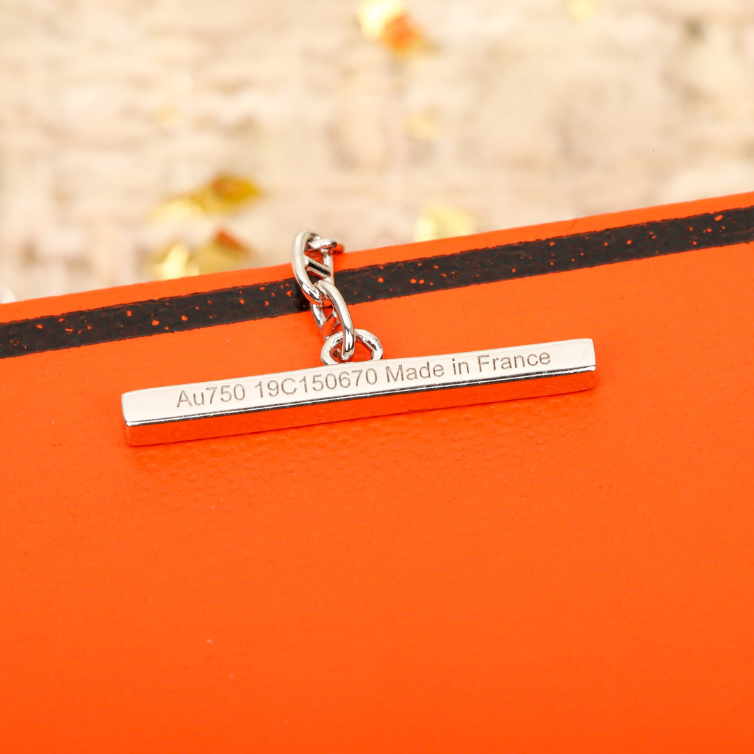 【】 猪鼻子项链，可订做真金真钻，只做对版官网真金货，Pk市面各种金货❗️量大咨询客FuChaine d