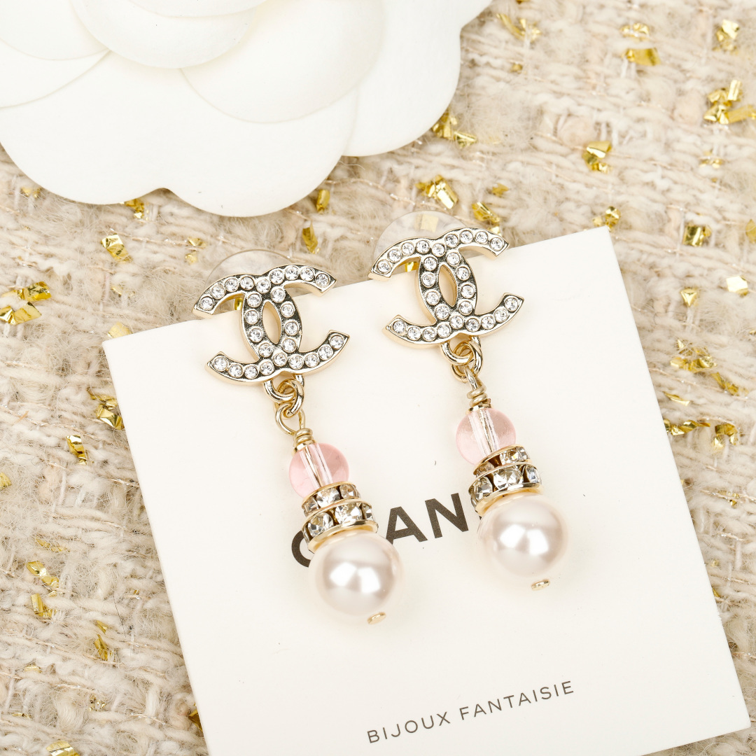 【】官网6600，量大咨询客Fu❗️【香 26C 粉色水晶双c耳钉】26C早春最新款，最新款全网首发现h