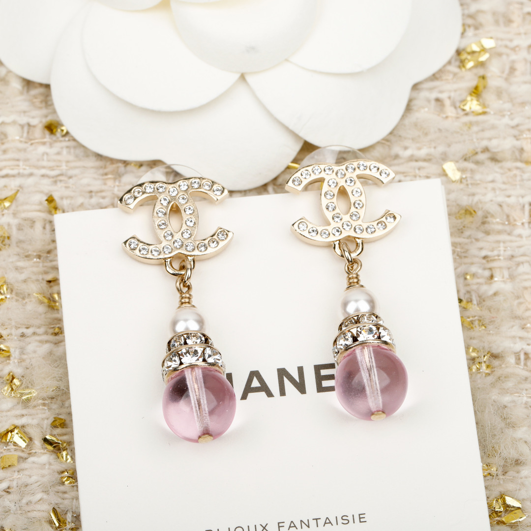 【】官网6600，量大咨询客Fu❗️【香 26C 粉色水晶双c耳钉】26C早春最新款，最新款全网首发现h