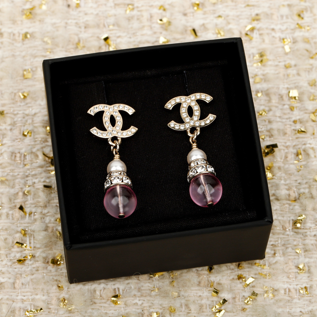 【】官网6600，量大咨询客Fu❗️【香 26C 粉色水晶双c耳钉】26C早春最新款，最新款全网首发现h