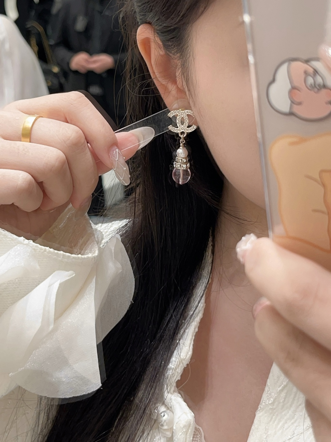 【】官网6600，量大咨询客Fu❗️【香 26C 粉色水晶双c耳钉】26C早春最新款，最新款全网首发现h