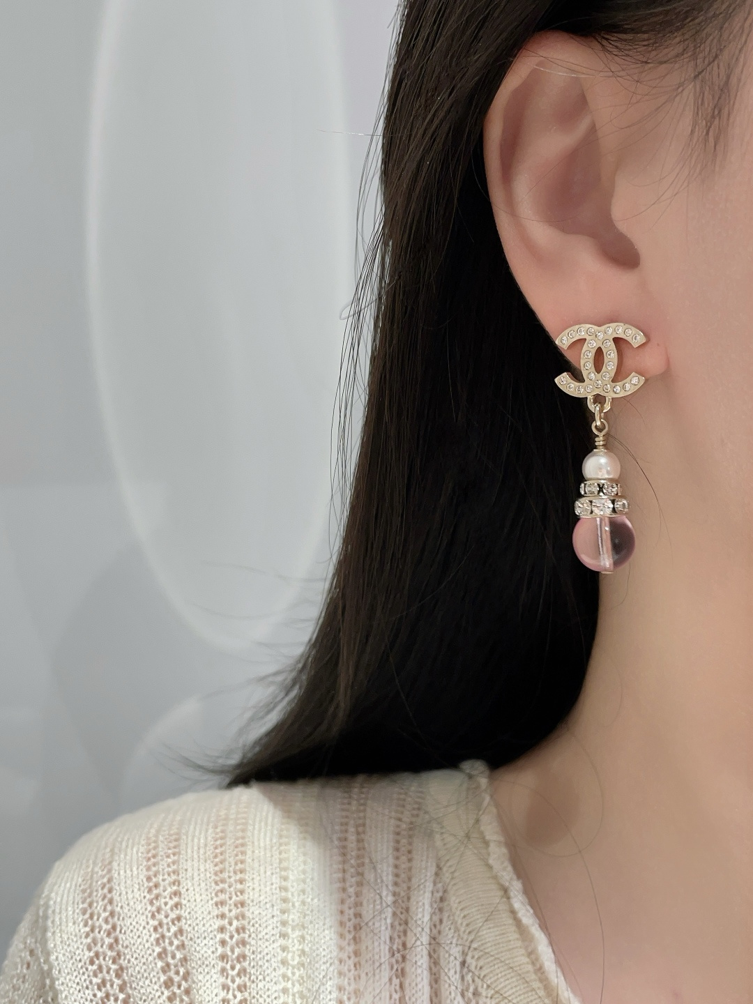 【】官网6600，量大咨询客Fu❗️【香 26C 粉色水晶双c耳钉】26C早春最新款，最新款全网首发现h