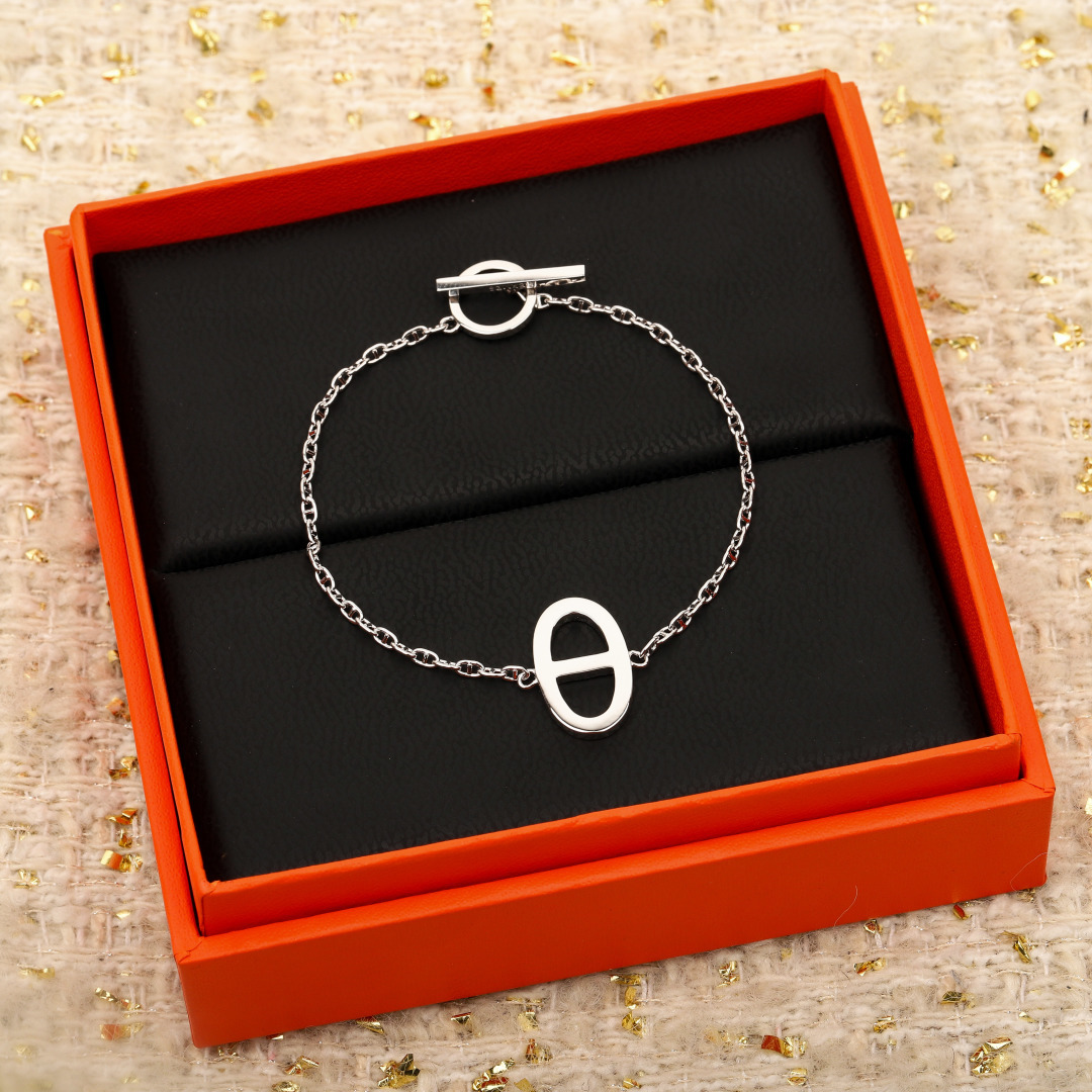 【】 猪鼻子手链，可订做真金真钻，只做对版官网真金货，Pk市面各种金货❗️量大咨询客FuChaine d