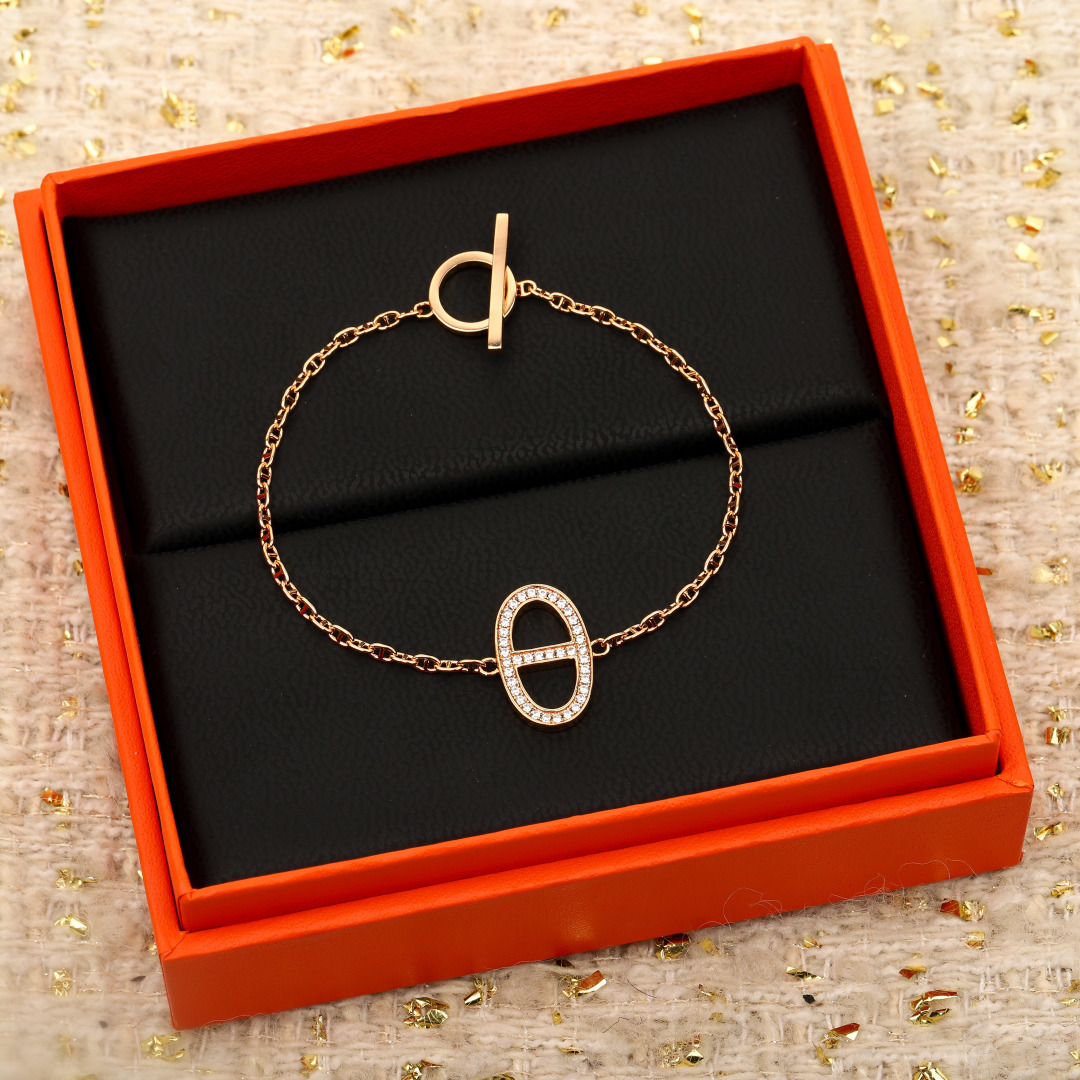 【】 猪鼻子手链，可订做真金真钻，只做对版官网真金货，Pk市面各种金货❗️量大咨询客FuChaine d