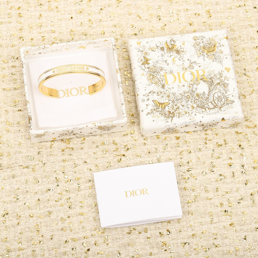 【】官网4100，量大咨询客Fu❗️【D字母开口手镯】个性时尚的经典黑金和白金搭配，叠戴太好看太高级了！