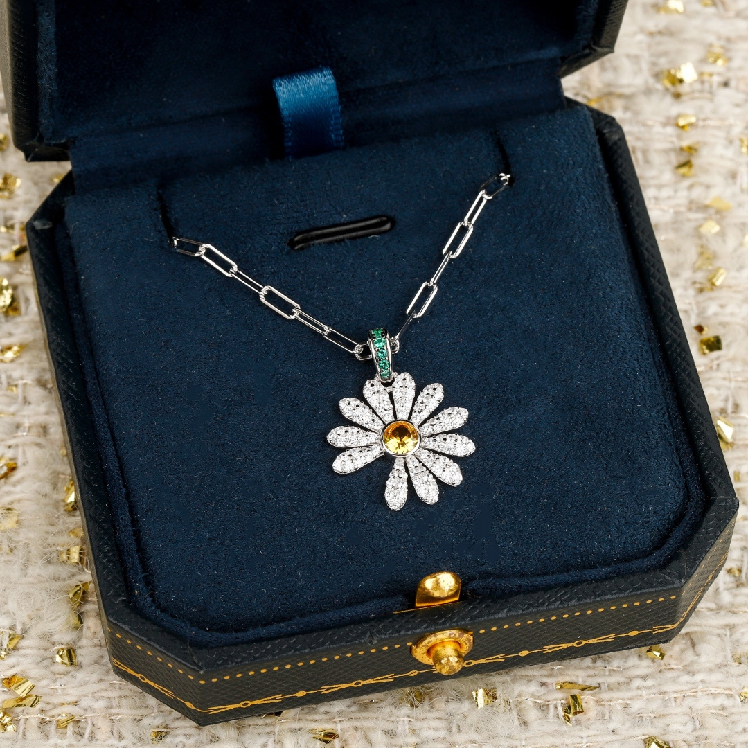 【】量大咨询客Fu【彩宝系列-雏菊满钻项链】重工版本，非市面轻工版，通体925纯银➕耐磨保色度行业最新配