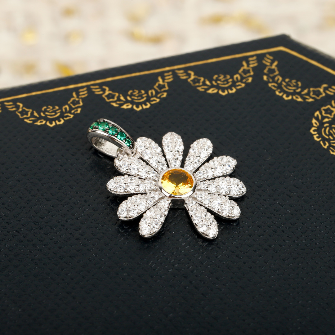 【】量大咨询客Fu【彩宝系列-雏菊满钻项链】重工版本，非市面轻工版，通体925纯银➕耐磨保色度行业最新配