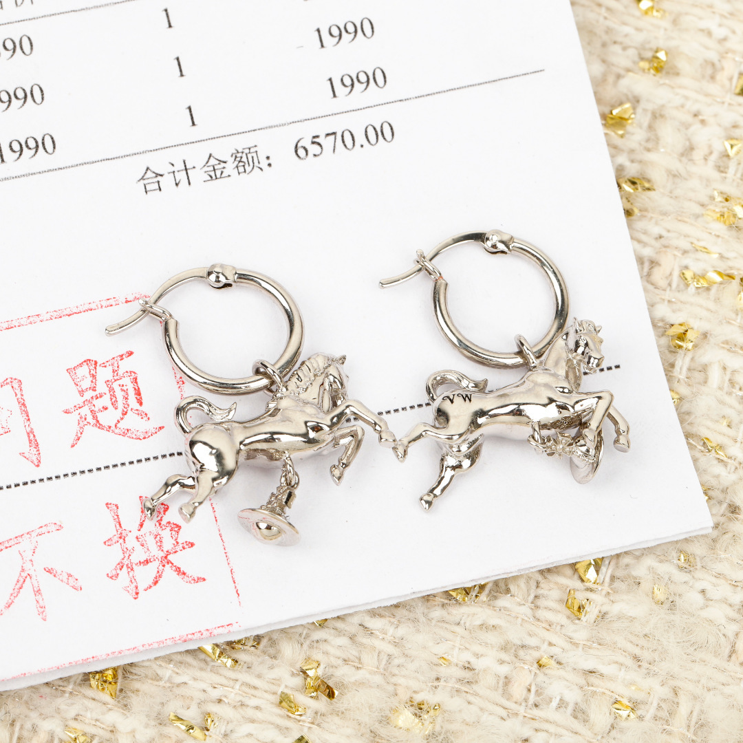 【】官网1900，宝宝，什么是快乐星球，来，这就是快乐星球❗【VivienneWestwood】26年马