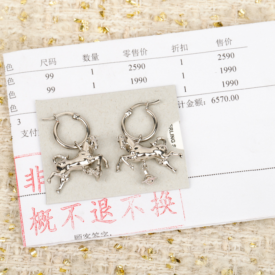 【】官网1900，宝宝，什么是快乐星球，来，这就是快乐星球❗【VivienneWestwood】26年马