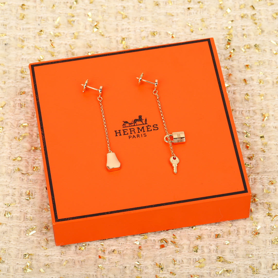 【】Kelly Clochette耳环，可订做真金真钻，只做对版官网真金货，Pk市面各种金货❗️量大咨询