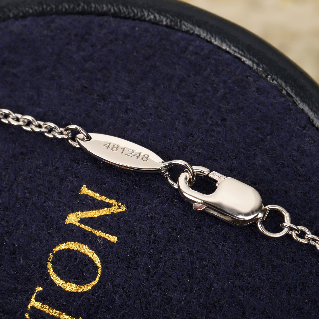 【】looP项链 ，可订做18K真金真钻版，只做对版真金货，价询客FuHW家的Diamond LooP花