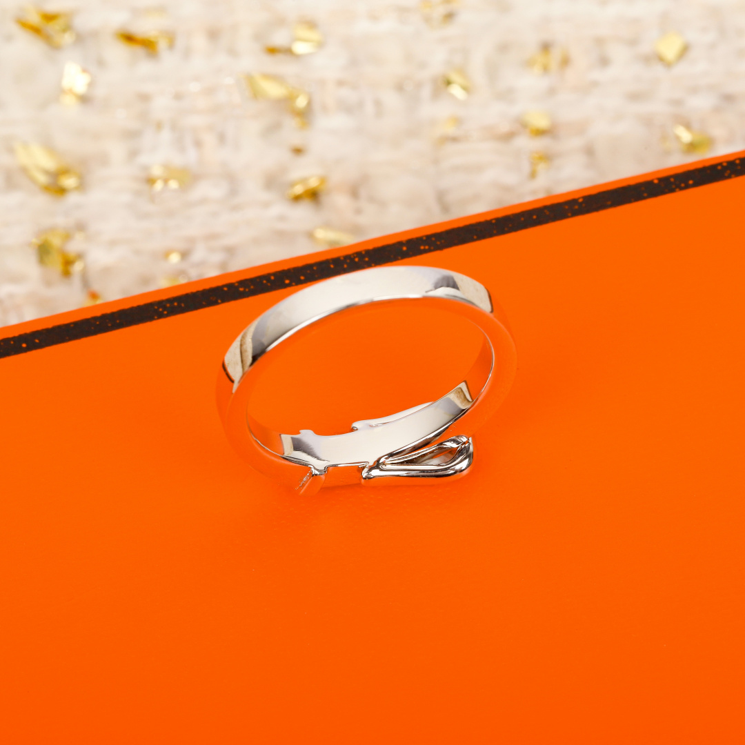 【】Etriviere 戒指 ，可订做18K真金真钻版，只做对版真金货，价询客Fu❗️明星、网红、名媛都