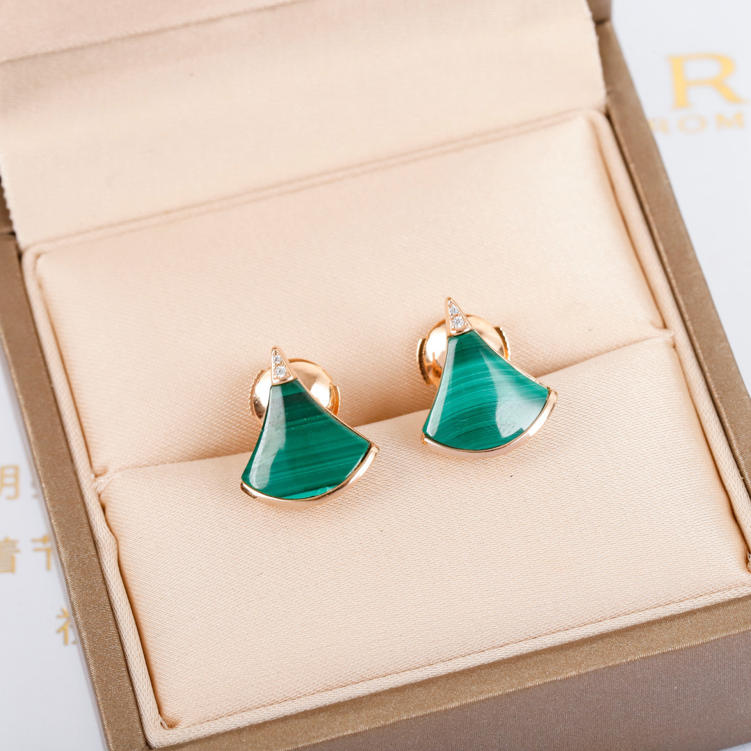 【】扇形耳钉 官网17000+ 终于完美出货了👍🏻👍🏻❗️认准真正购入官网开发的，可定制真金版本，真金也