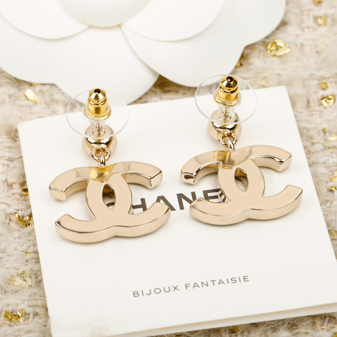 【】官网 5500！量大咨询客Fu❗️【香 小圆钻蓝色牛仔拼水钻双c耳环】26早春最。爆款仿牛仔系列❗️