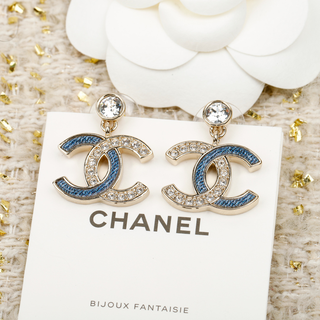 【】官网 5500！量大咨询客Fu❗️【香 小圆钻蓝色牛仔拼水钻双c耳环】26早春最。爆款仿牛仔系列❗️