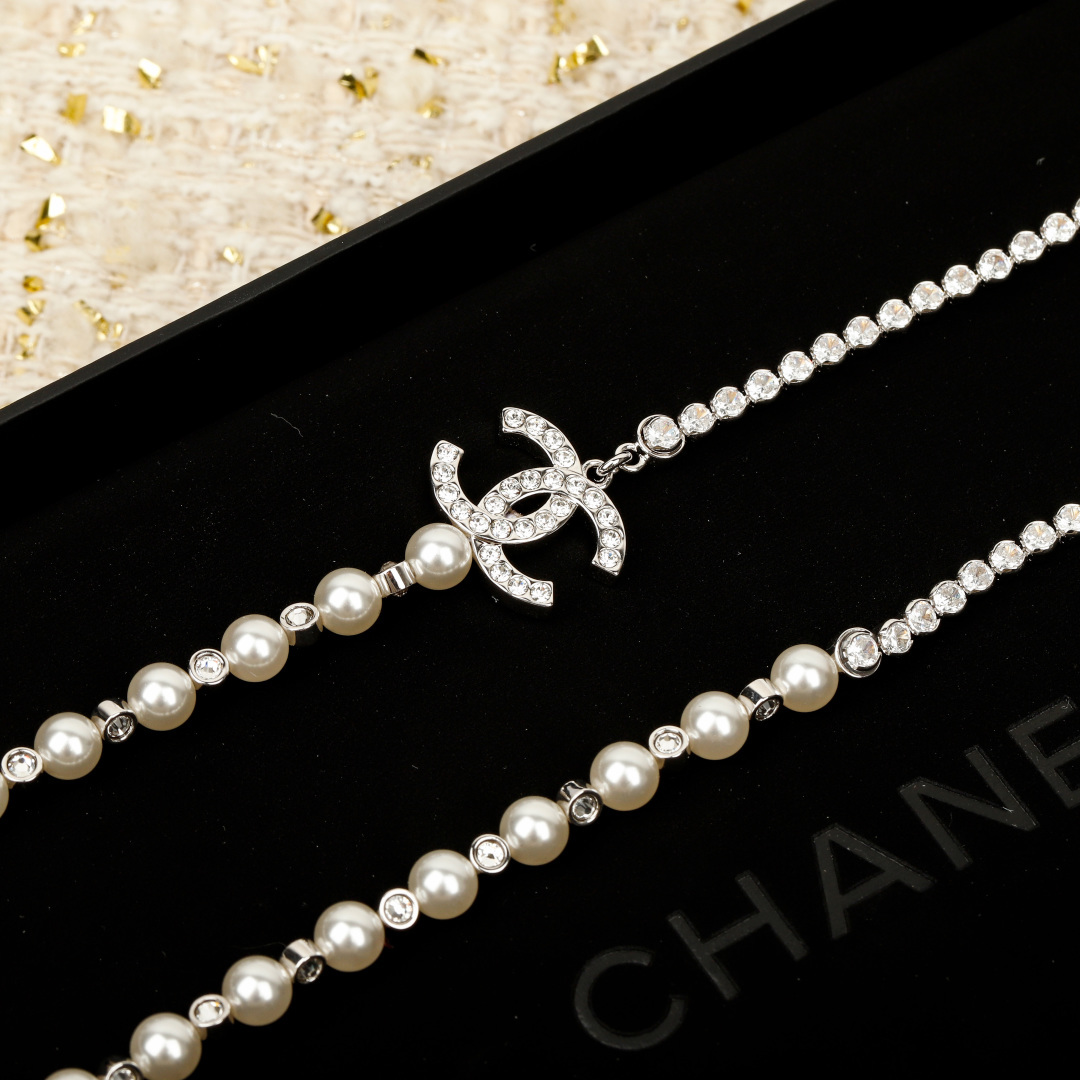 【】官网16900！量大咨询客Fu❗️ 【香 银色水钻珍珠毛衣链】25B秋冬最新款，绝美系列！全网首发❗