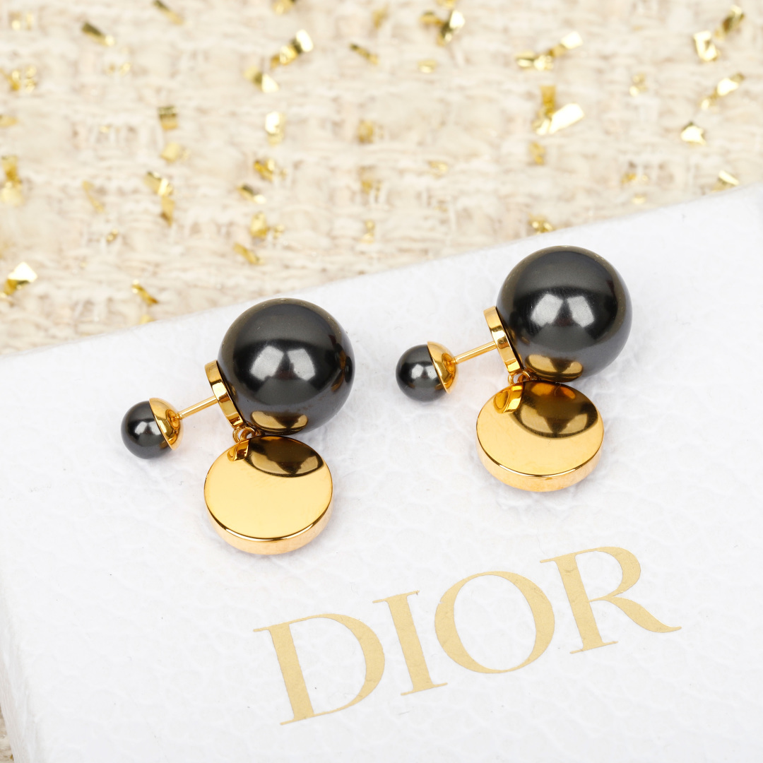 디올 귀걸이 133792 Dior Earrings 썸네일 이미지