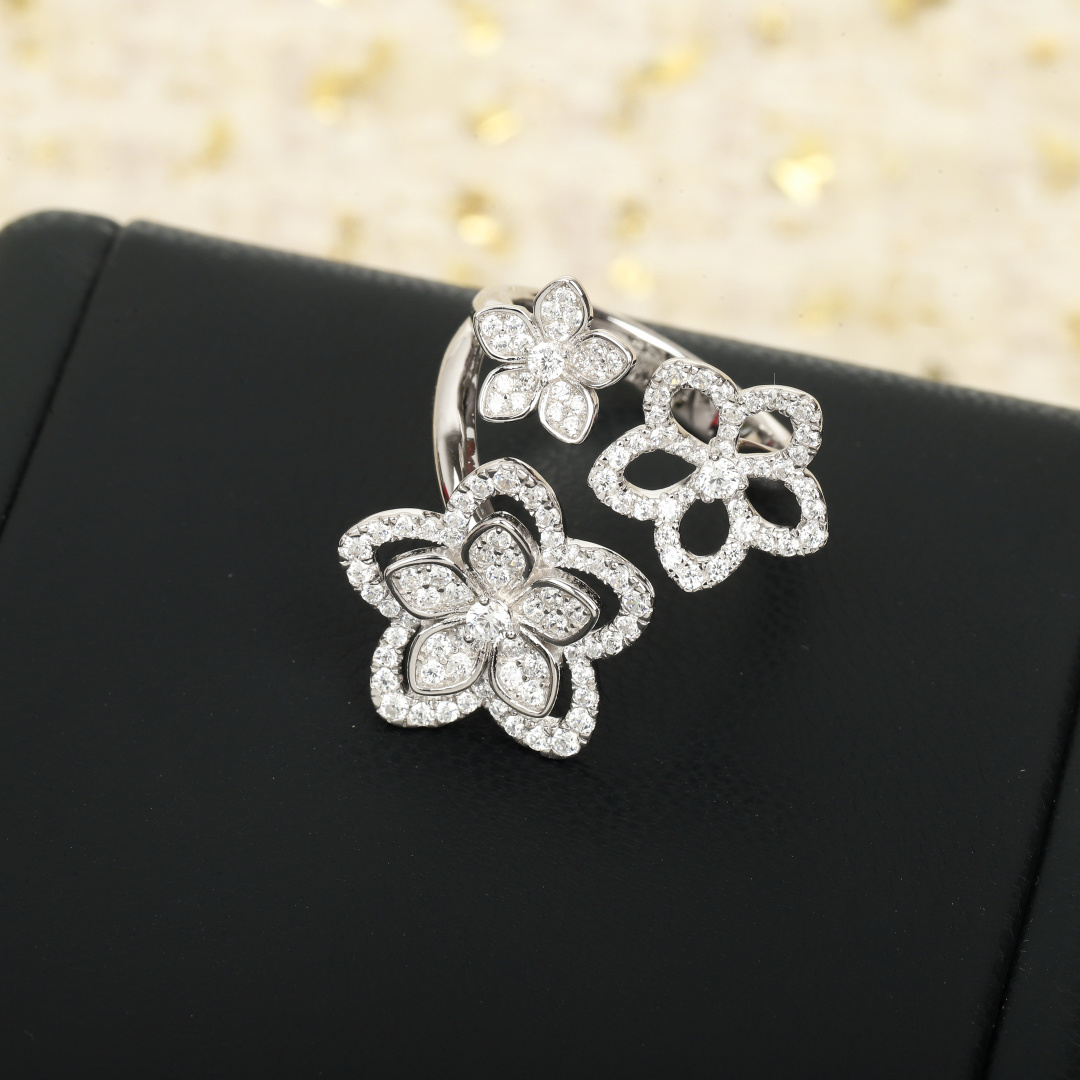 【】三花戒指，可订做18K真金真钻版，只做对版真金货，价询客Fu，Pk市面各种金货❗️Wild Flow