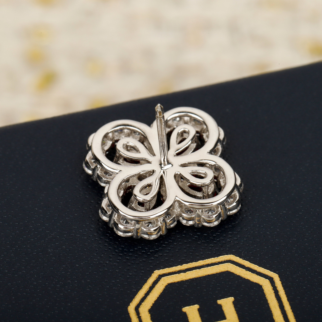 【】looP耳钉，可订做18K真金真钻版，只做对版真金货，价询客FuHW家的Diamond LooP花园