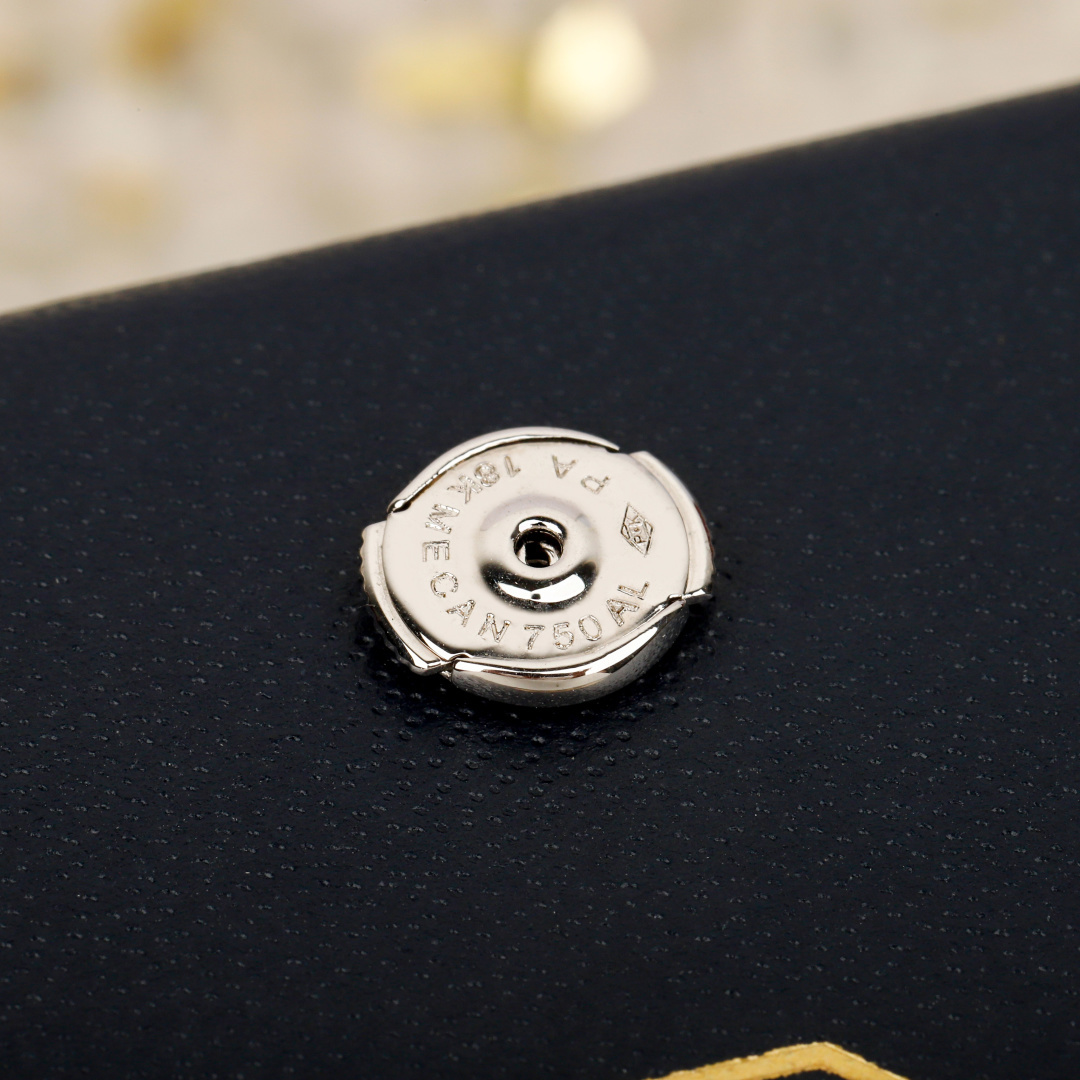 【】looP耳钉，可订做18K真金真钻版，只做对版真金货，价询客FuHW家的Diamond LooP花园