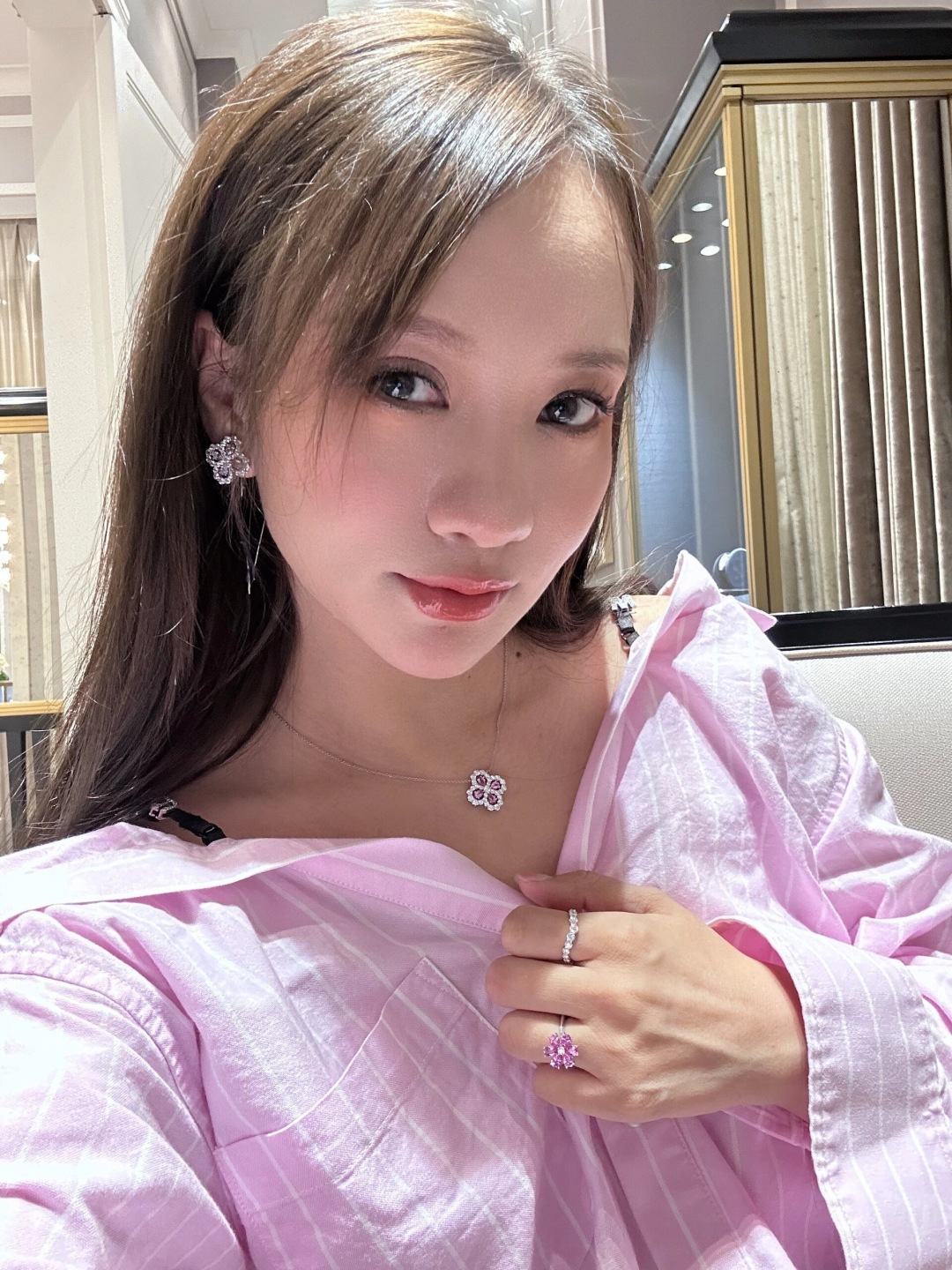 【】looP耳钉，可订做18K真金真钻版，只做对版真金货，价询客FuHW家的Diamond LooP花园